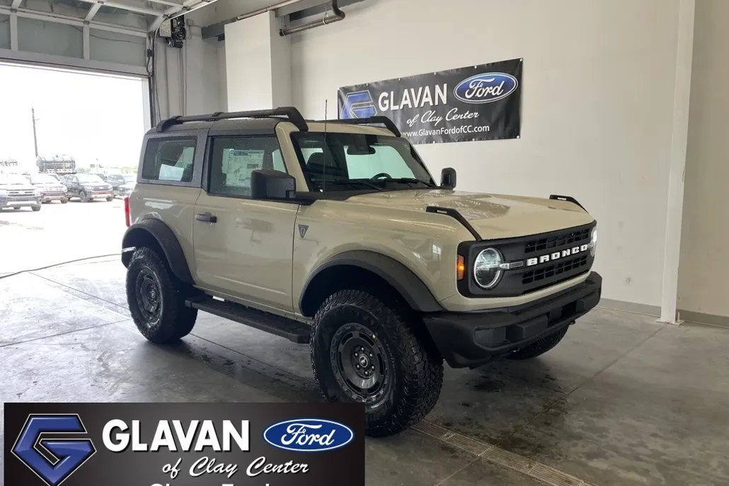 2025 Ford Bronco Base photo 1
