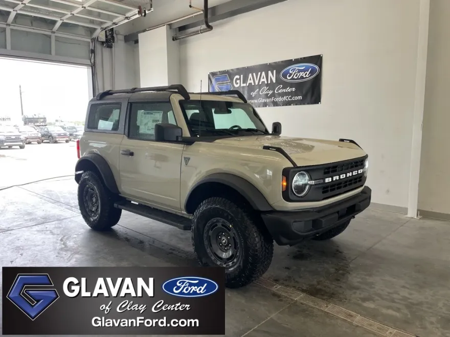2025 Ford Bronco Base photo 1