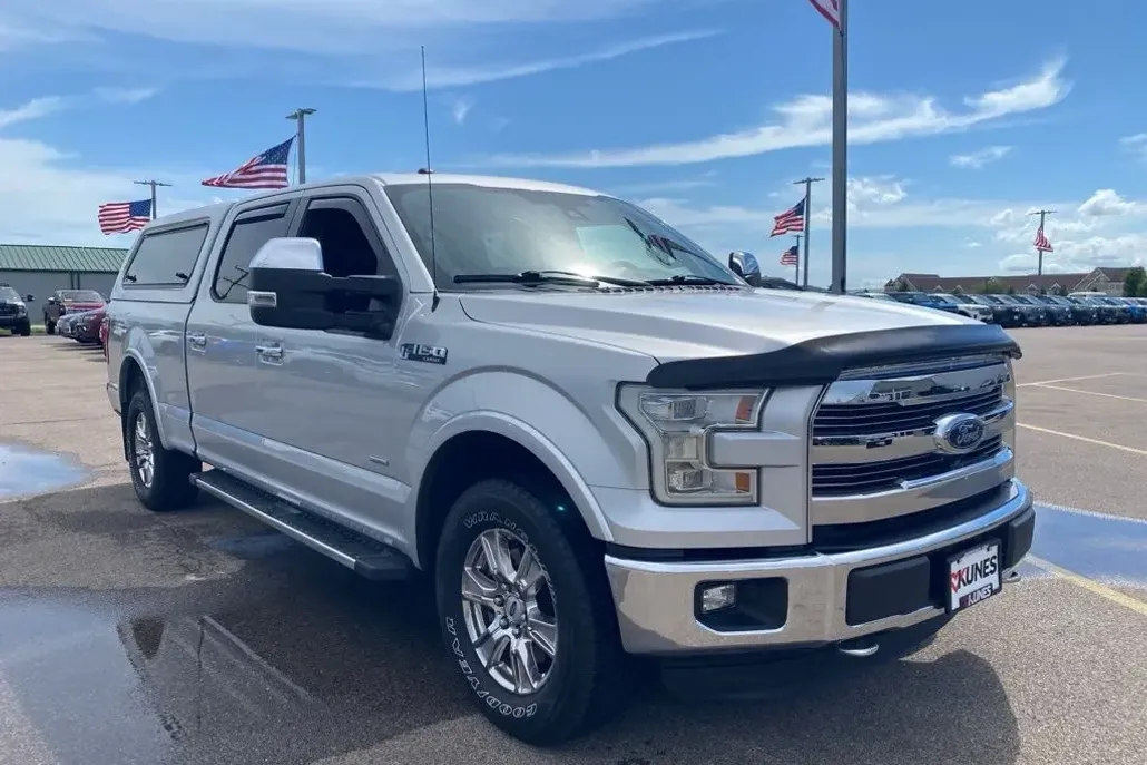 2016 Ford F-150 Lariat photo 1