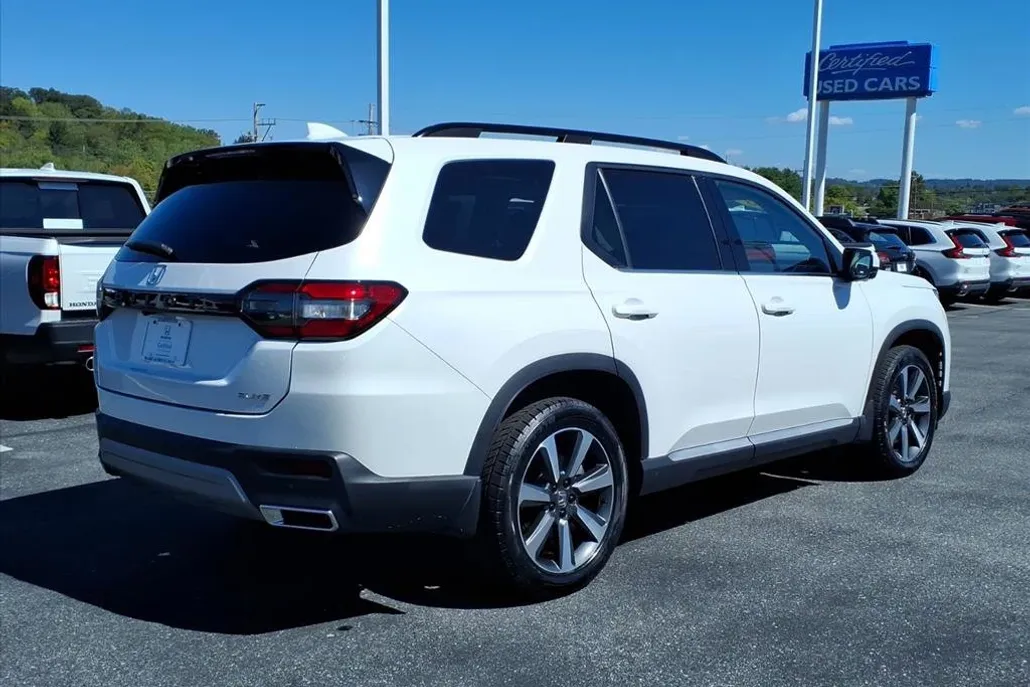 2023 Honda Pilot Elite photo 1