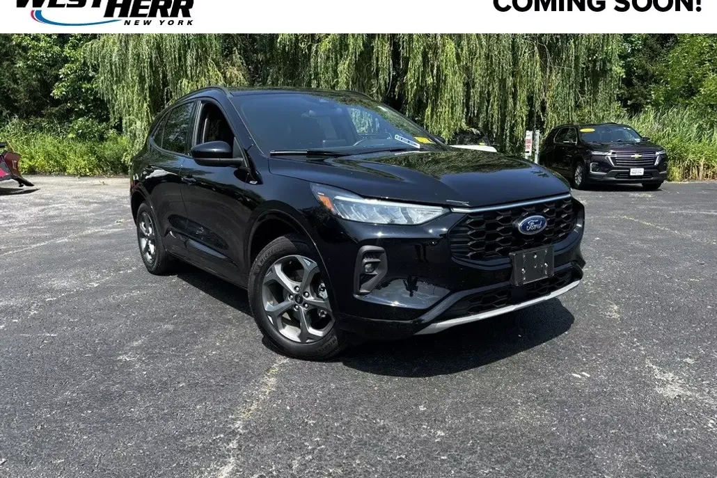 2023 Ford Escape ST-Line Select photo 1
