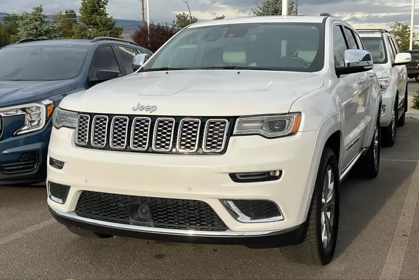 2021 Jeep Grand Cherokee Summit photo 1