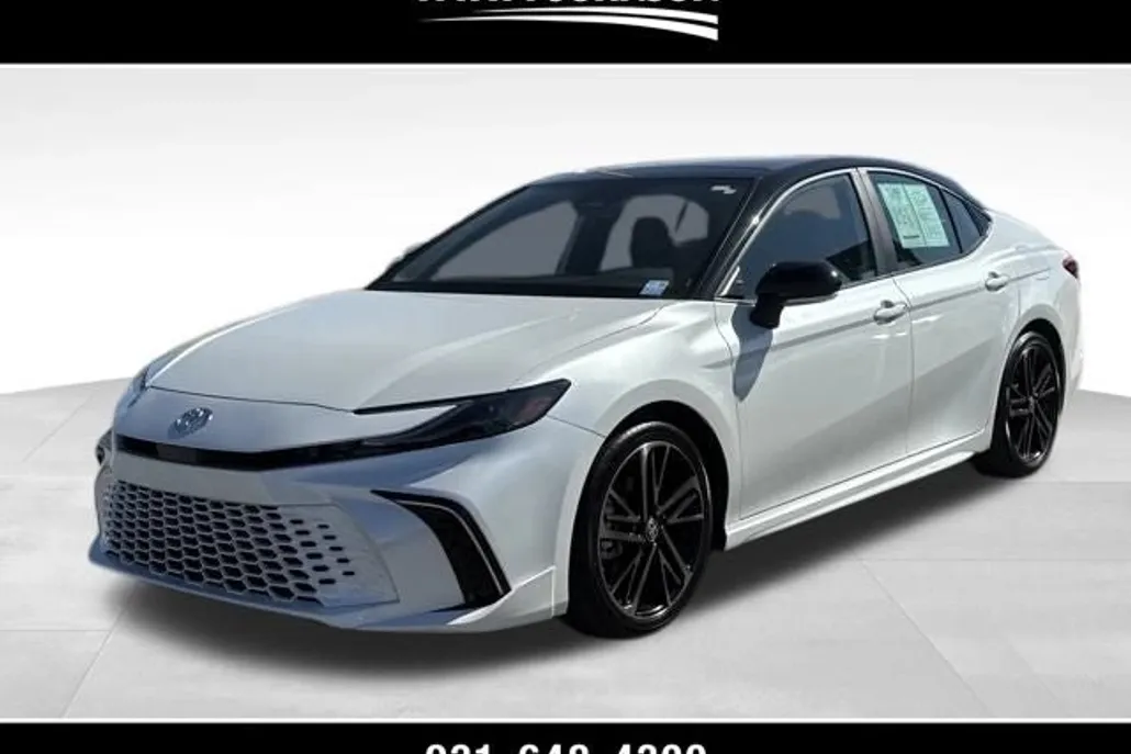 2025 Toyota Camry XSE photo 1