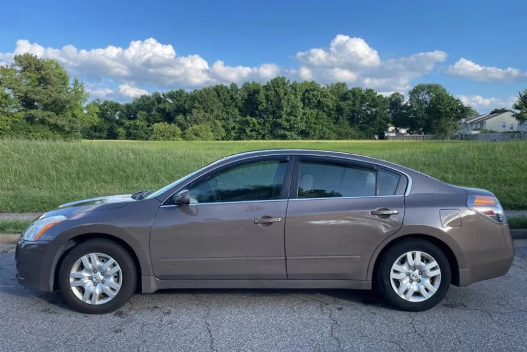 2012 Nissan Altima 2.5 S photo 1