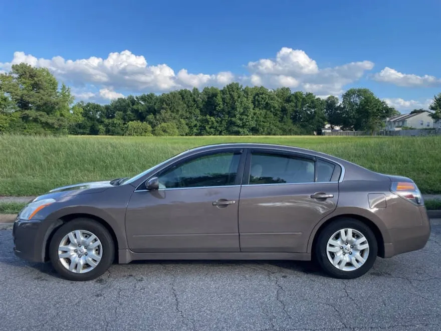 2012 Nissan Altima 2.5 S photo 1
