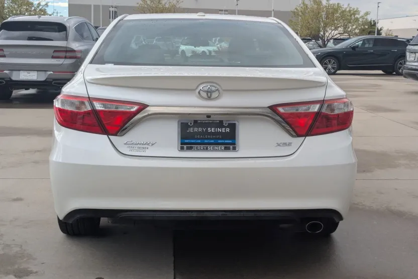 2015 Toyota Camry XSE photo 1