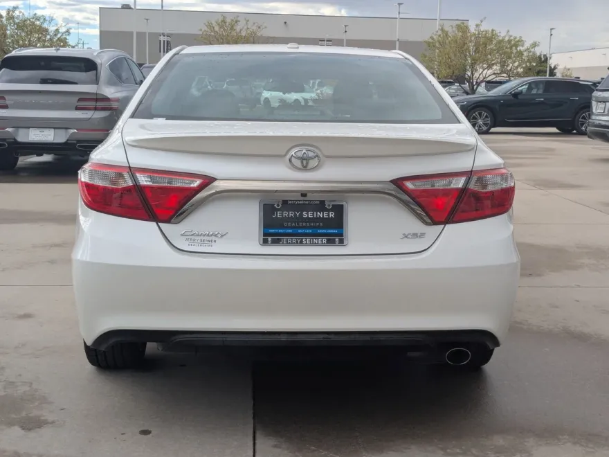 2015 Toyota Camry XSE photo 1