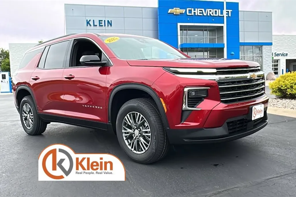 2025 Chevrolet Traverse photo 1
