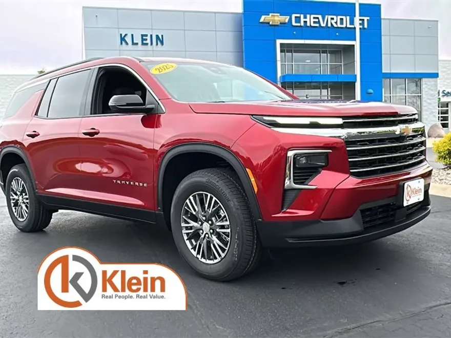 2025 Chevrolet Traverse photo 1