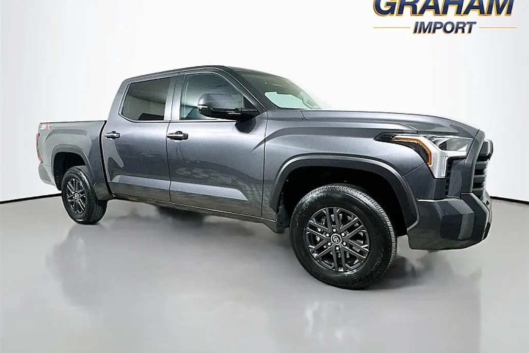 2024 Toyota Tundra SR5 CrewMax photo 1