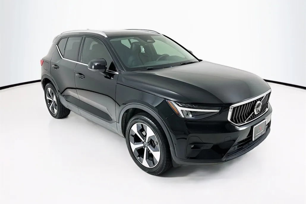 2023 Volvo XC40 AWD Plus photo 1