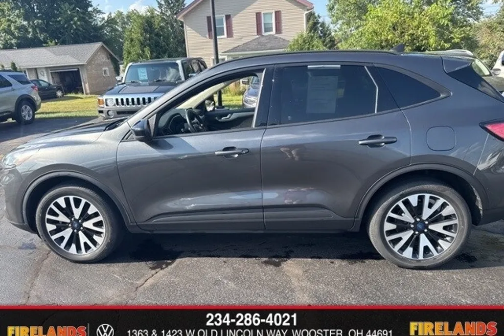 2020 Ford Escape SE Sport Hybrid photo 1