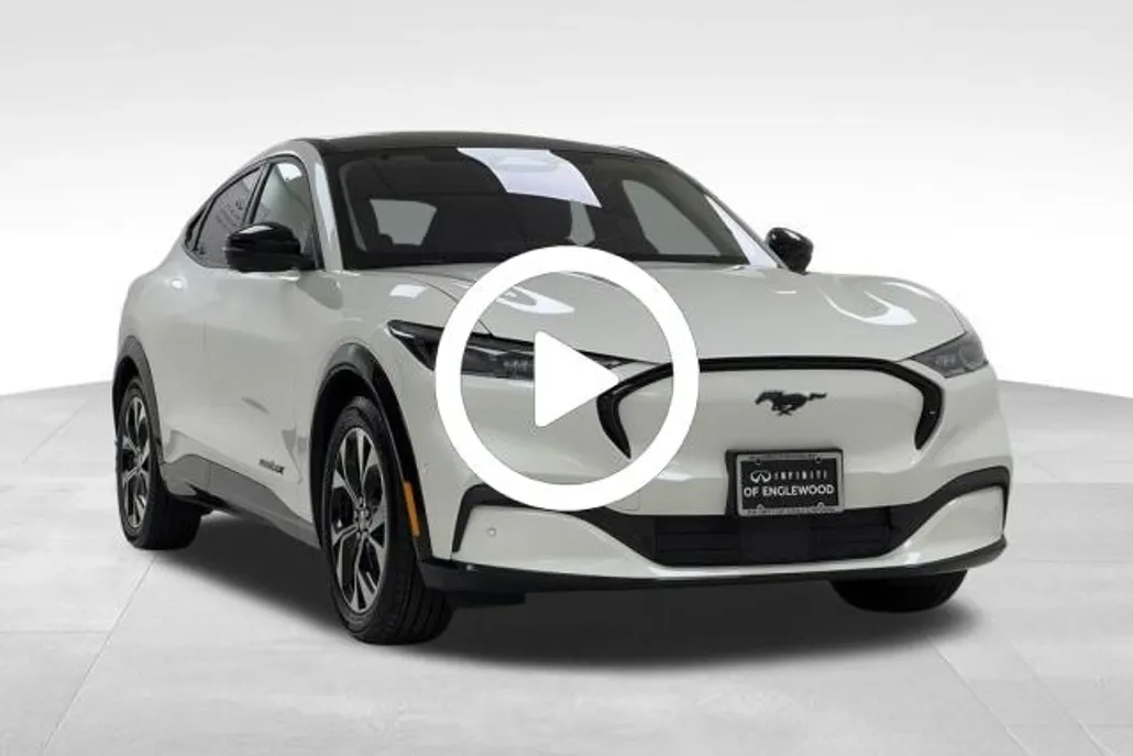 2022 Ford Mustang Mach-E Premium photo 1