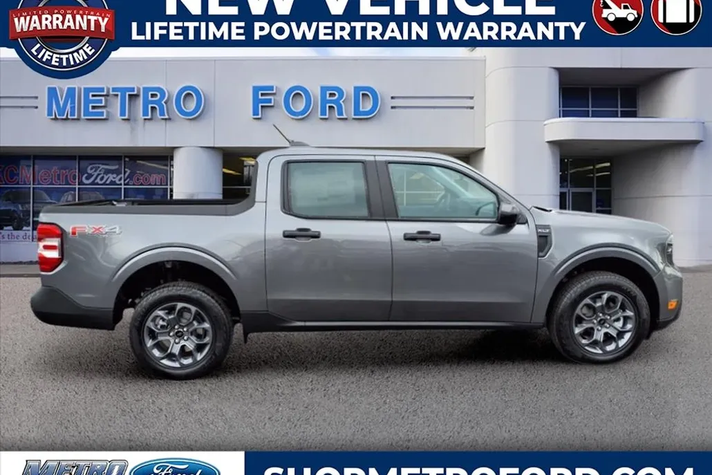 2025 Ford Maverick XLT photo 1