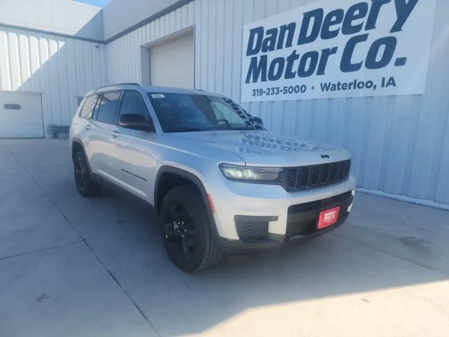 2025 Jeep Grand Cherokee Laredo photo 1