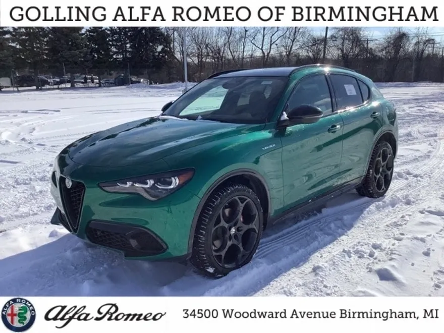 2025 Alfa Romeo Stelvio photo 1