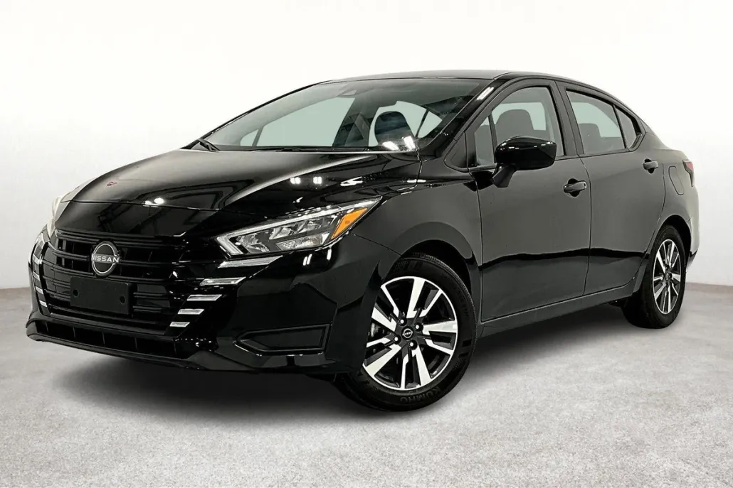 2025 Nissan Versa SV photo 1