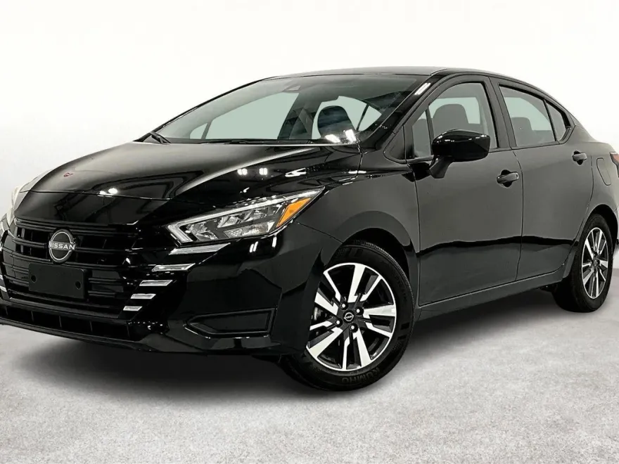2025 Nissan Versa SV photo 1