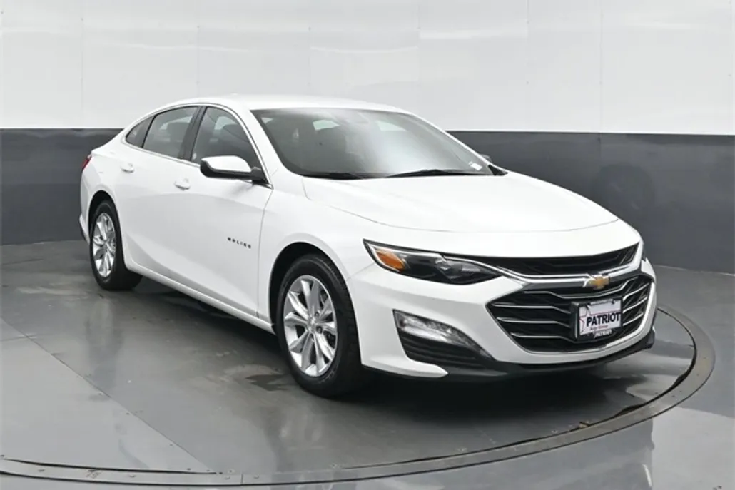 2024 Chevrolet Malibu 1LT photo 1