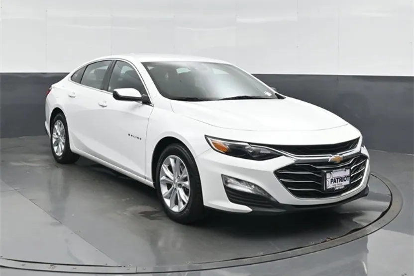 2024 Chevrolet Malibu 1LT photo 1