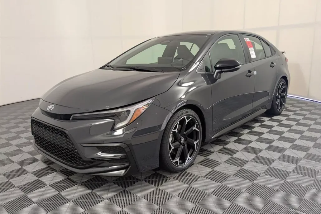2025 Toyota Corolla SE photo 1
