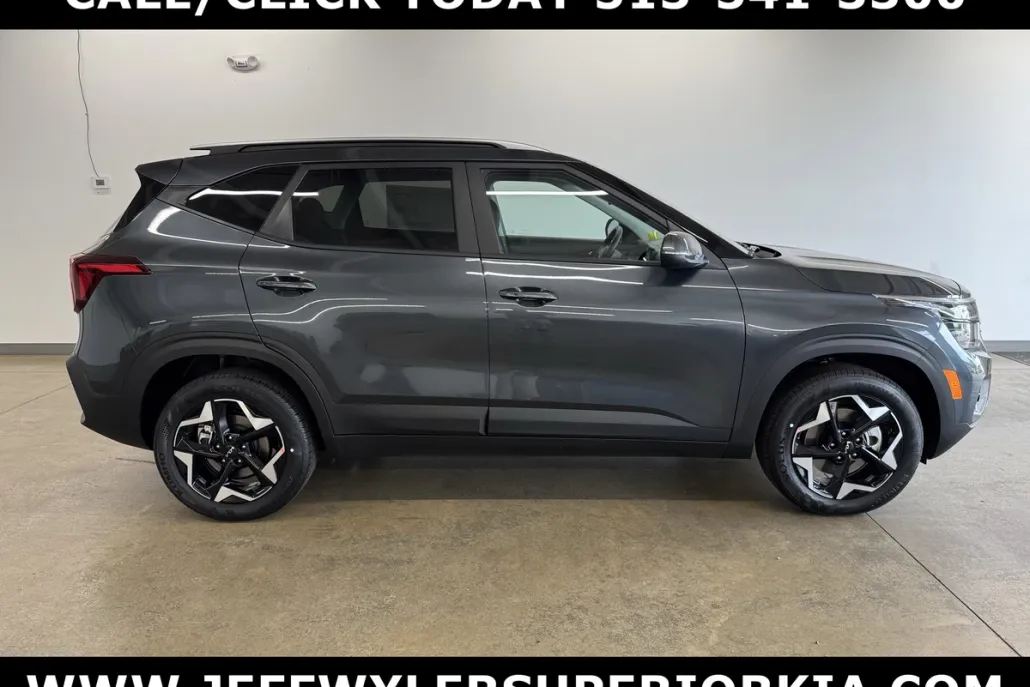 2025 Kia Seltos S photo 1