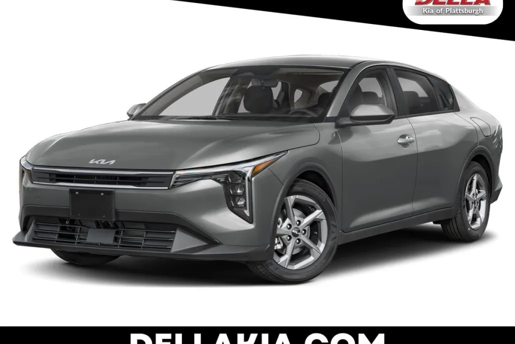 2025 Kia K4 LXS photo 1