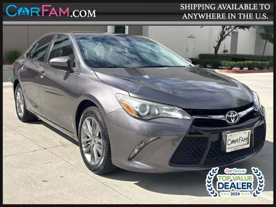 2017 Toyota Camry SE photo 1