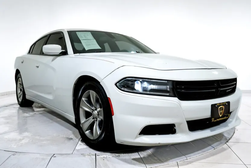 2018 Dodge Charger SXT Plus photo 1