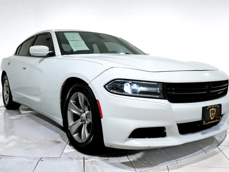 2018 Dodge Charger SXT Plus photo 1