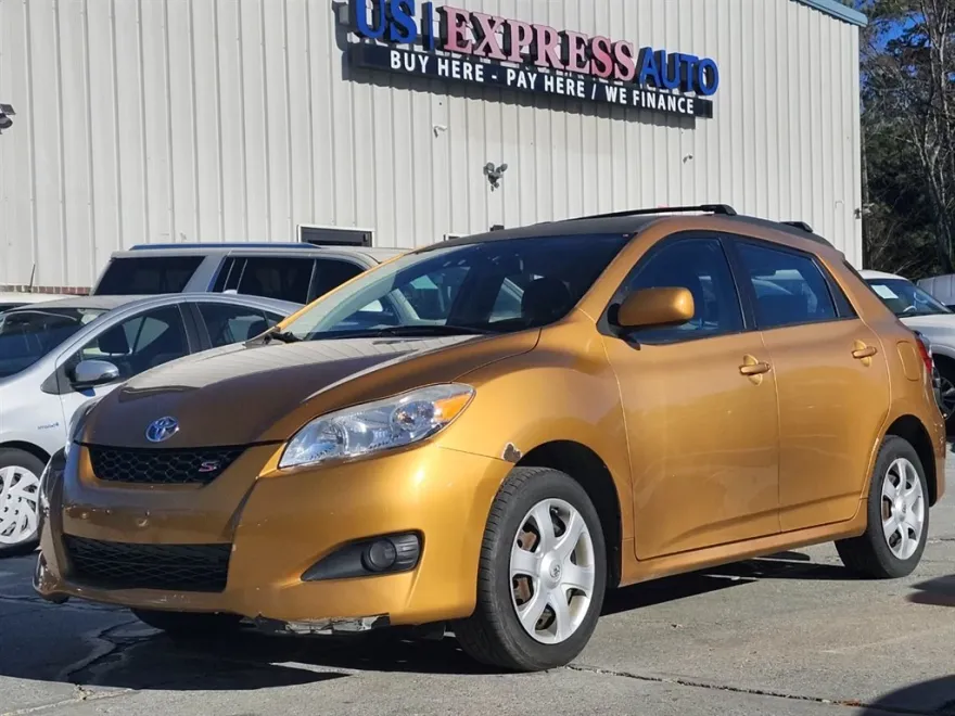 2010 Toyota Corolla Matrix photo 1
