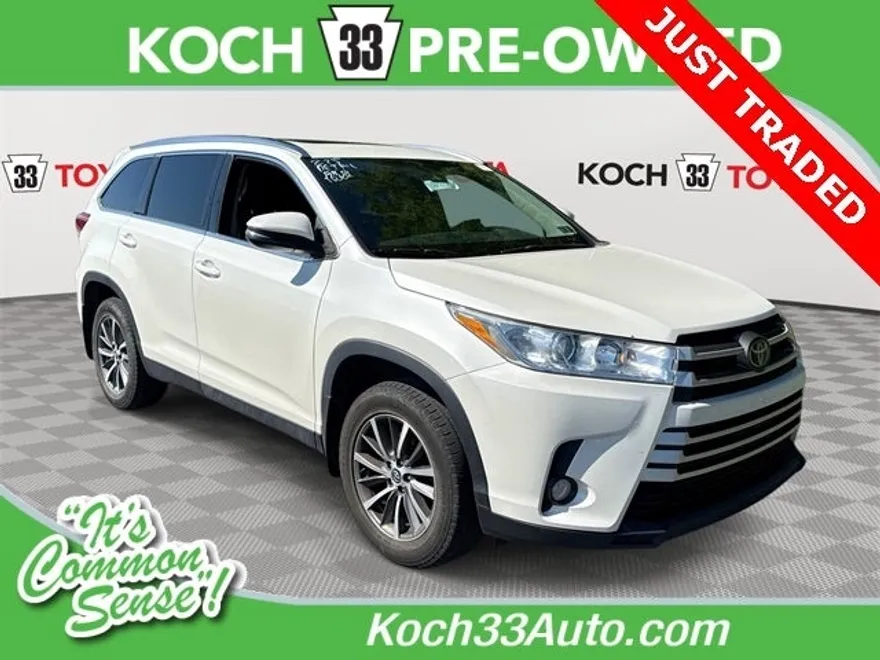 2019 Toyota Highlander XLE photo 1