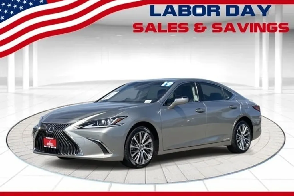 2019 Lexus ES 300h photo 1