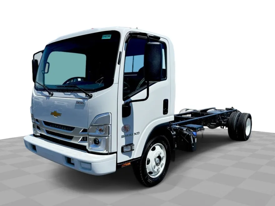 2024 Chevrolet Silverado photo 1
