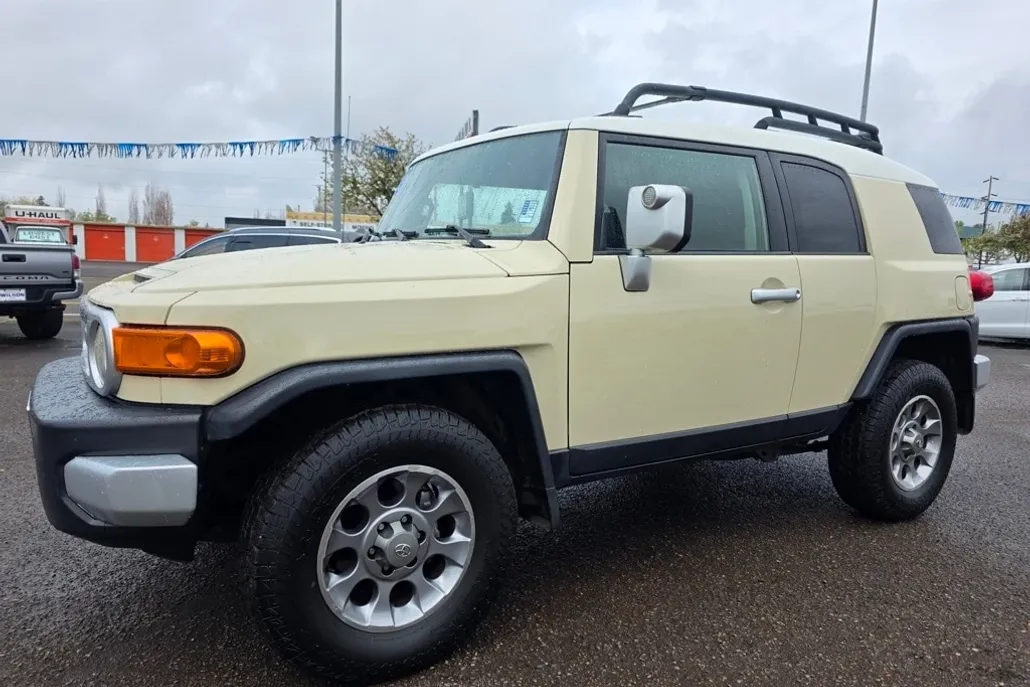 2008 Toyota FJ Cruiser Base photo 1
