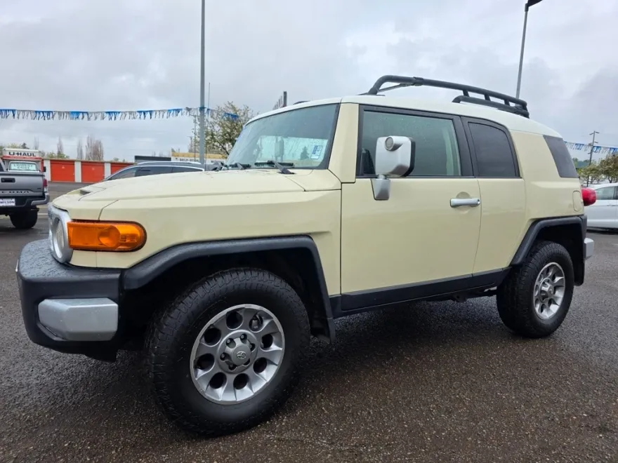 2008 Toyota FJ Cruiser Base photo 1