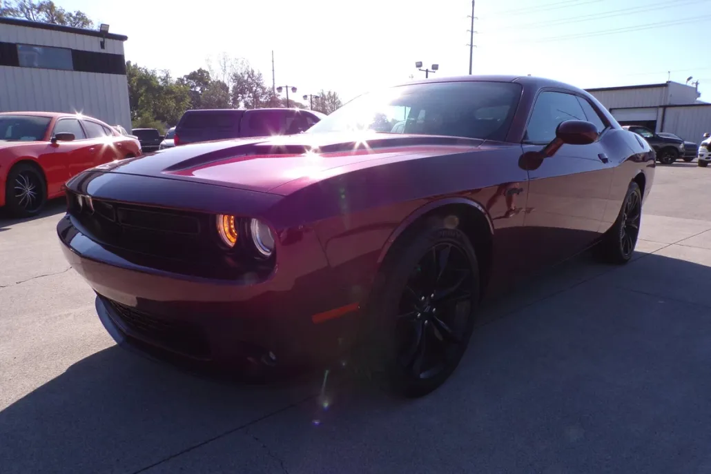 2018 Dodge Challenger SXT Plus photo 1