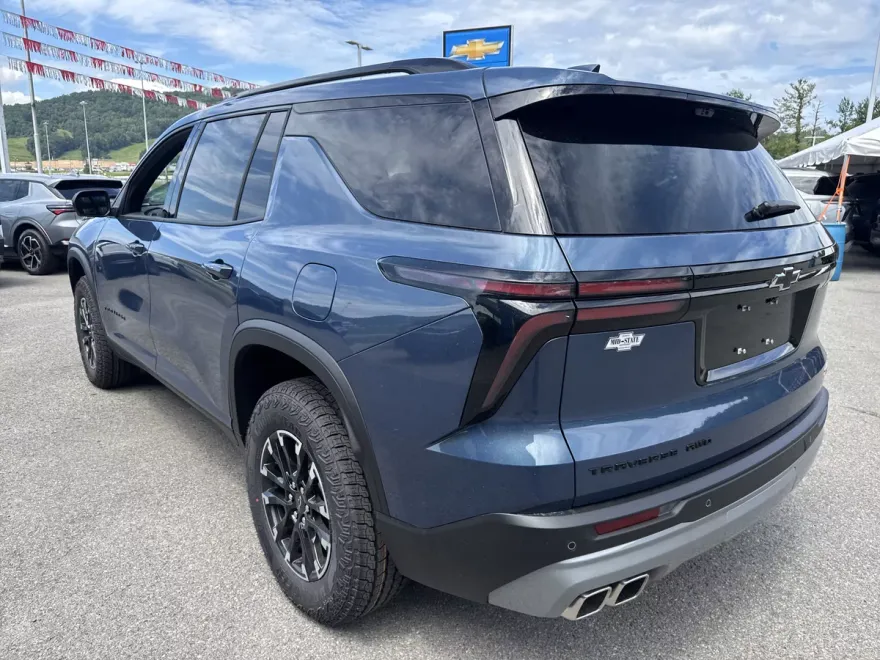 2026 Chevrolet Traverse Z71 photo 1