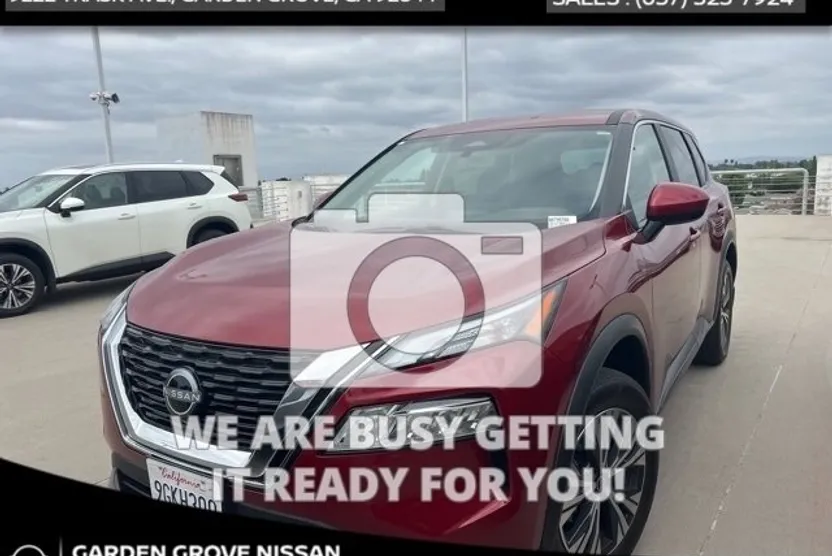 2023 Nissan Rogue SV photo 1