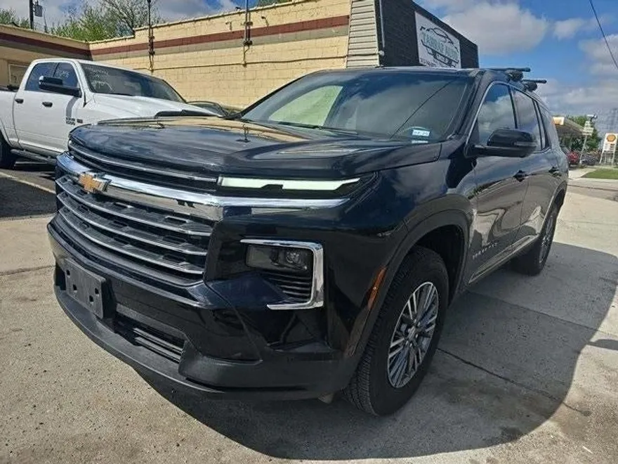 2024 Chevrolet Traverse photo 1