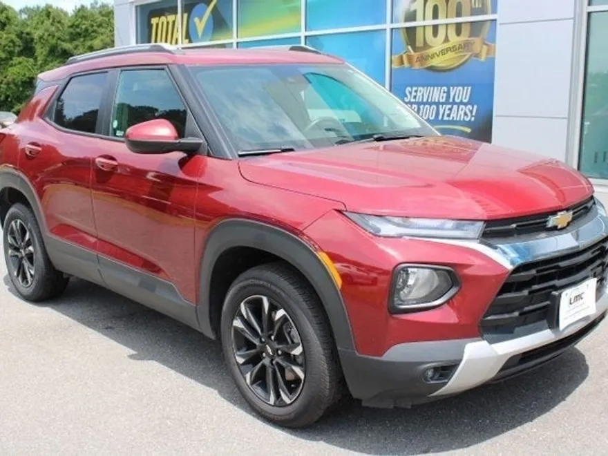 2023 Chevrolet Trailblazer LT photo 1