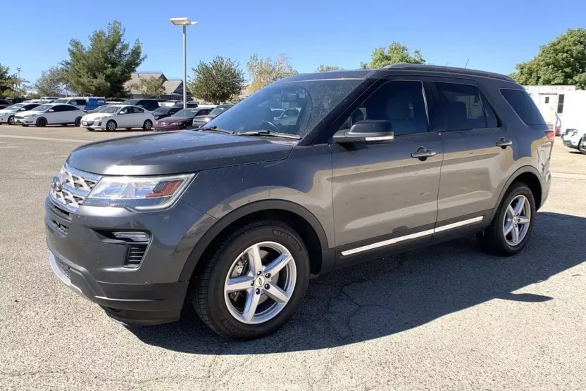2018 Ford Explorer XLT photo 1