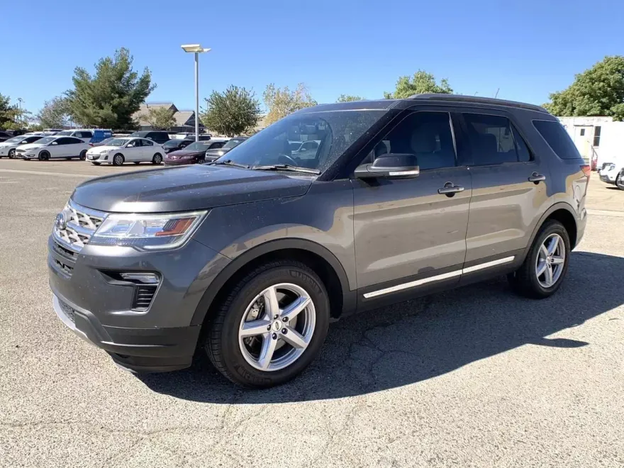 2018 Ford Explorer XLT photo 1