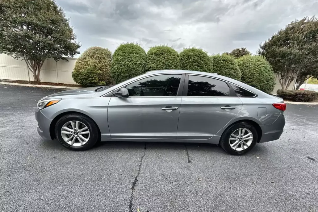 2016 Hyundai Sonata SE photo 1