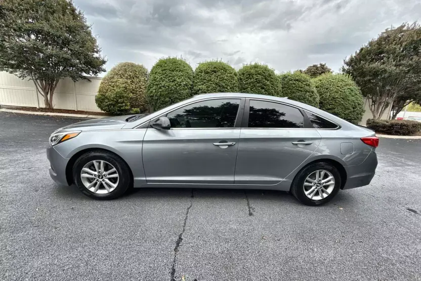 2016 Hyundai Sonata SE photo 1