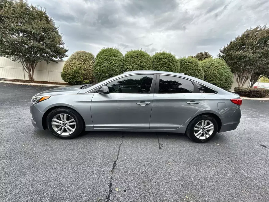 2016 Hyundai Sonata SE photo 1