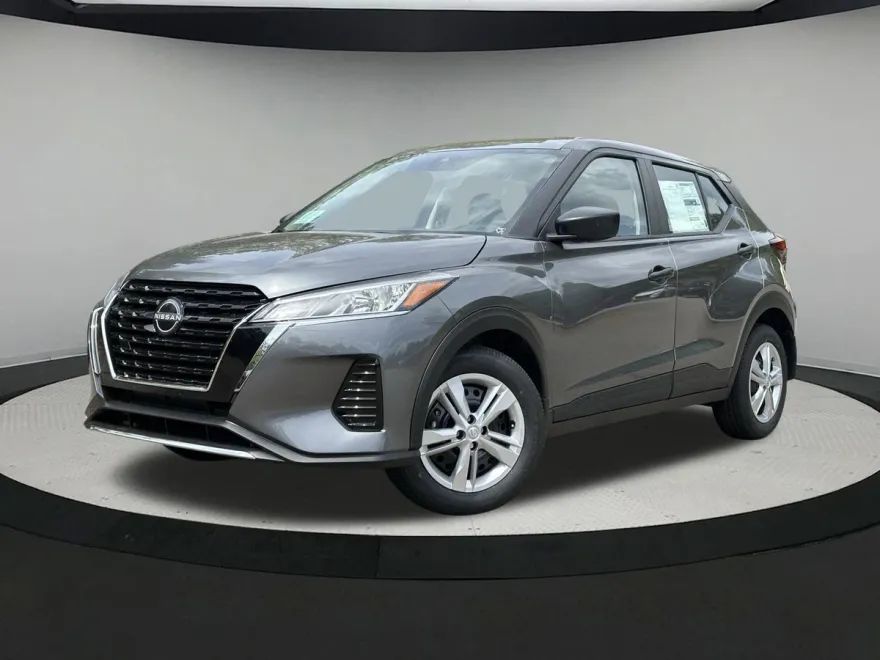 2025 Nissan Kicks Play S photo 1