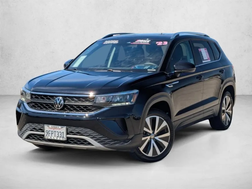 2023 Volkswagen Taos SE photo 1