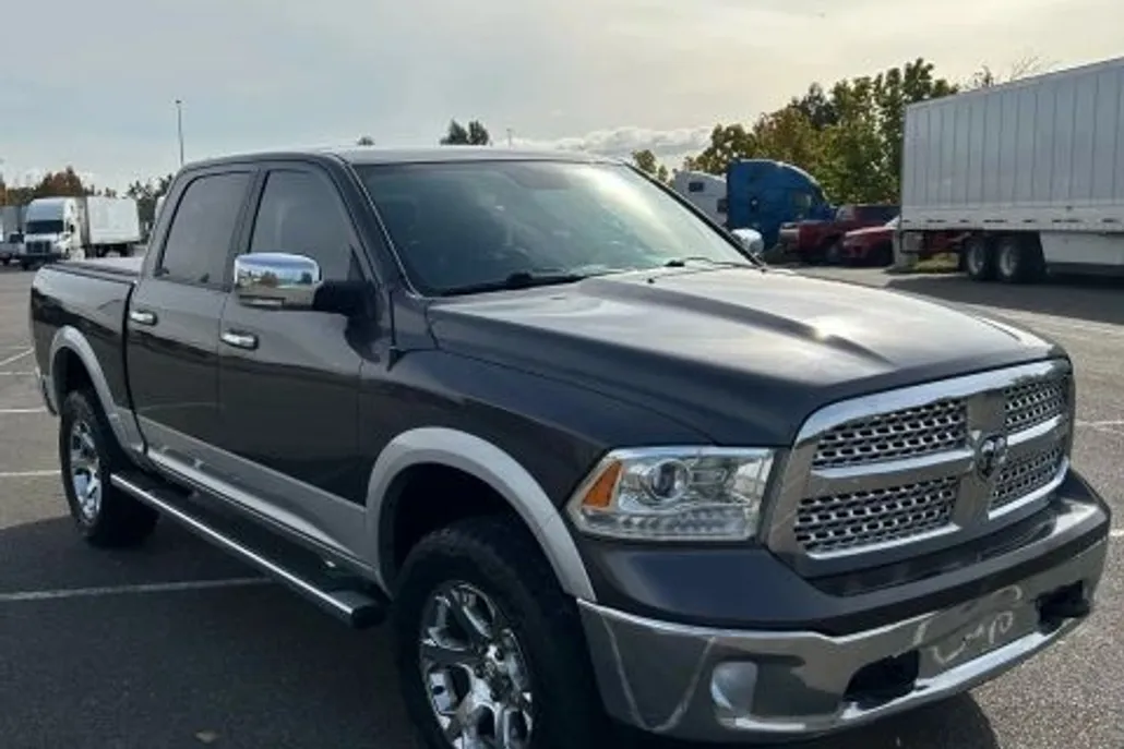 2014 Ram 1500 Laramie photo 1