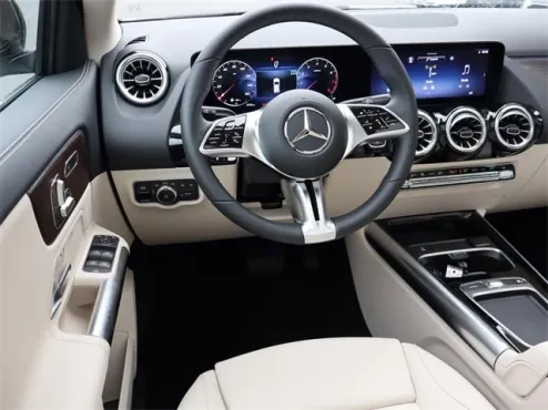 2025 Mercedes Benz GLA 250 photo 4